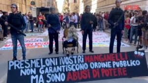 Strage Capaci, corteo Cgil a Palermo: manifesti contro Meloni e guerra