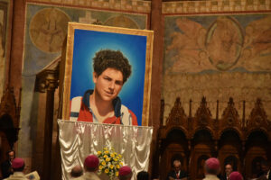 Carlo Acutis, chi è il giovane morto a 15 anni che sarà santo