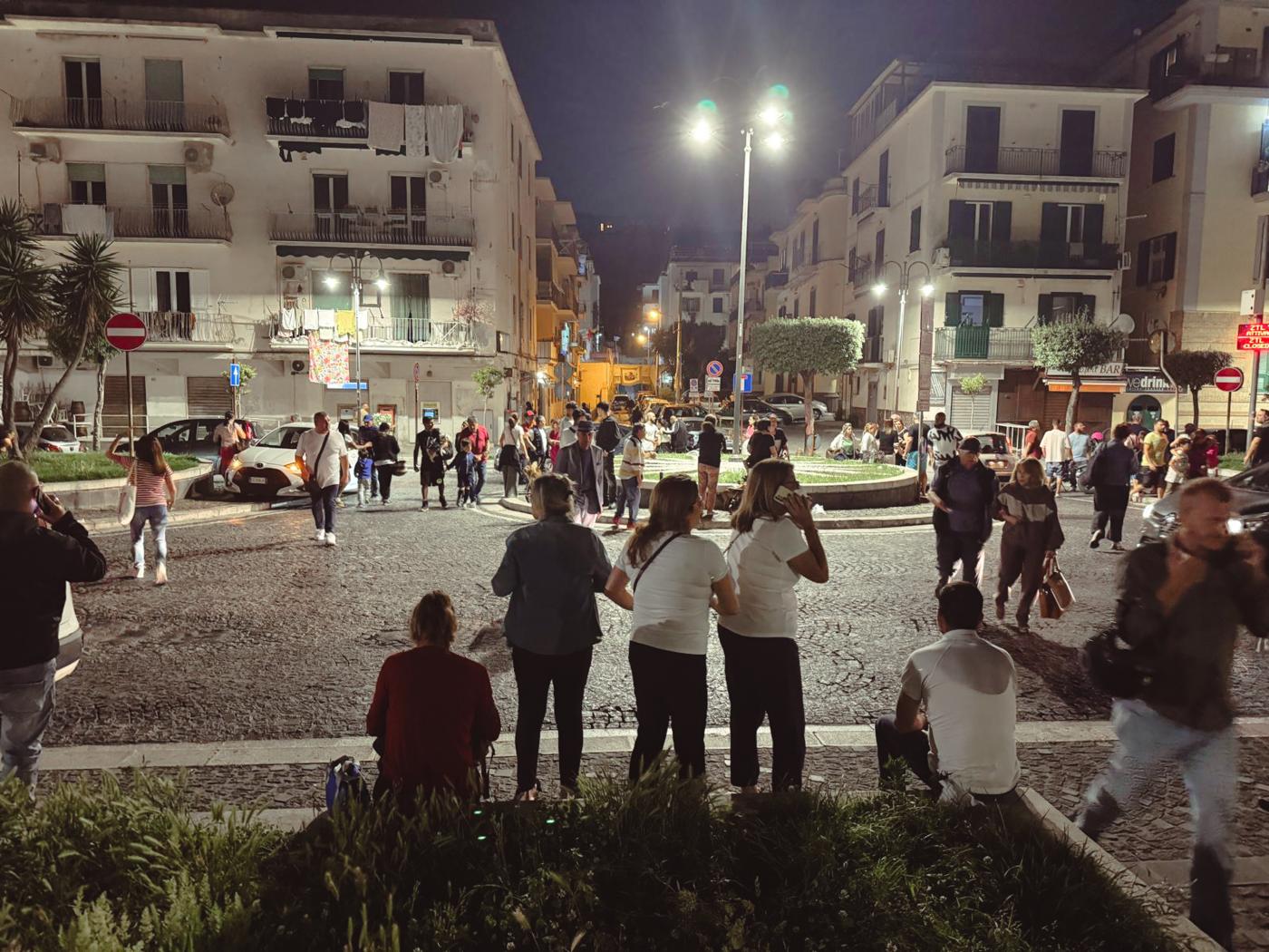 Campi Flegrei, presentato il piano di Musumeci: incentivi per chi lascia la zona