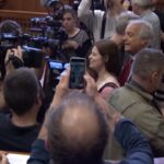 Caso Salis, Ilaria in tribunale a Budapest: per la prima volta senza catene