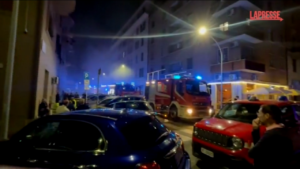 Roma, incendio in falegnameria: evacuate 40 persone