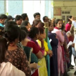 India al voto per le elezioni nazionali: a Nuova Delhi in coda col caldo torrido