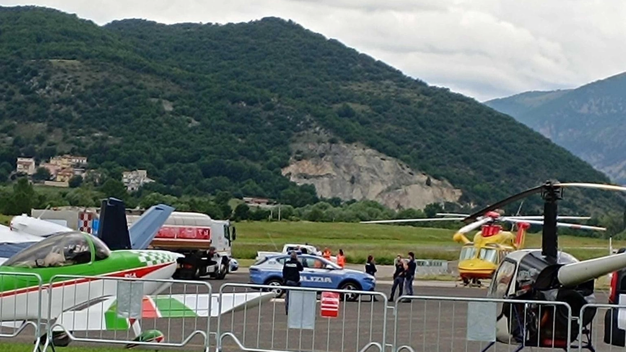 ‘Air show’ a L’Aquila, muore pilota elicottero 118 investito da autocisterna