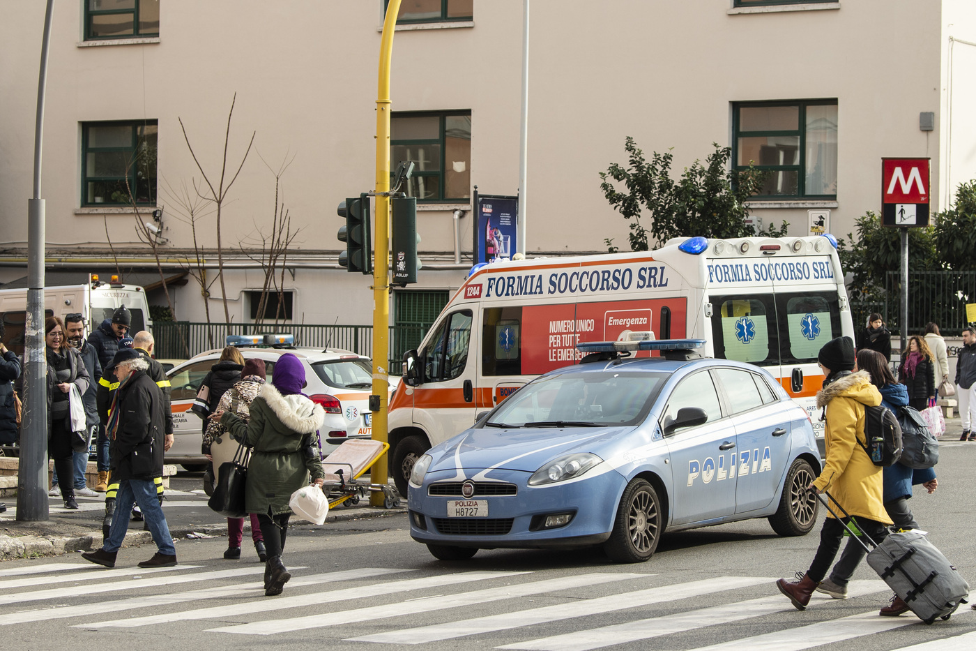Roma, perde controllo auto e investe due pedoni: un morto e un ferito grave Roma, perde controllo auto e investe due pedoni: un morto e un ferito grave