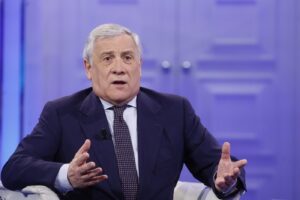Ucraina, Tajani: “Parole Stoltenberg? Decisioni devono essere collegiali”