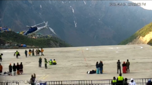 India, elicottero perde controllo tra le montagne: il pilota riesce a farlo atterrare