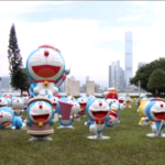 Hong Kong dà il benvenuto a Doraemon: decine di gatti in città