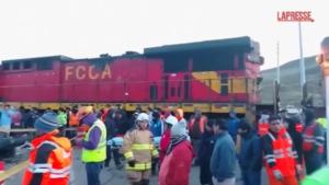 Perù, scontro fra bus e treno merci: almeno 4 morti