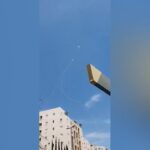 Israele, scattano le sirene a Tel Aviv: persone terrorizzate corrono nei rifugi sotterranei