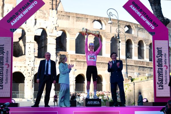 Giro d’Italia, vince Pogacar: a Roma ultima tappa vinta da Merlier