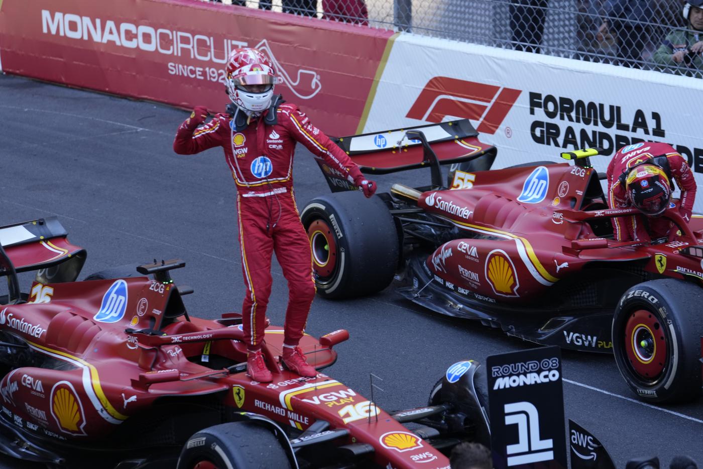 F1, Leclerc trionfa nella sua Montecarlo e dedica vittoria al padre
