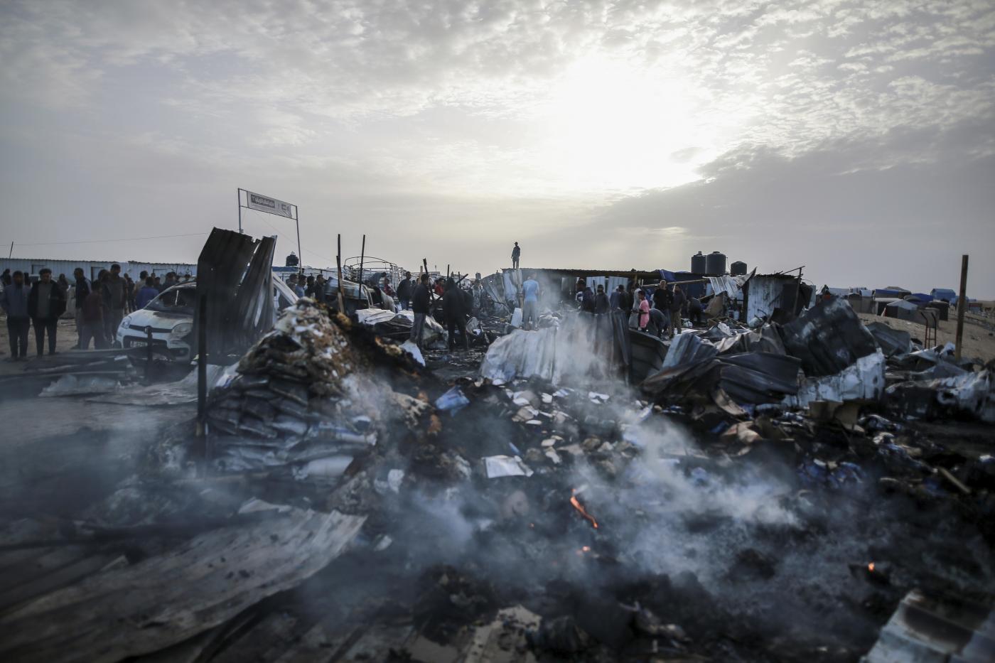 Gaza, raid Israele su tendopoli Rafah: almeno 40 morti