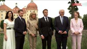 Germania, Macron a Dresda con la moglie accolto da Walter Steinmeier e consorte