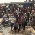 Gaza, distruzione nel campo profughi dopo raid Idf a Rafah: 45 morti