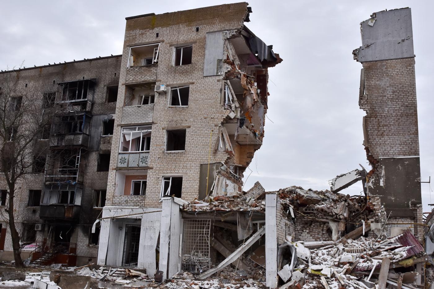 Ucraina, Ue divisa su armi oltre il confine e truppe. Putin: “Così guerra globale più vicina”