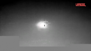 Corea del Nord, fallisce il lancio di un razzo satellitare: il video dell’esplosione