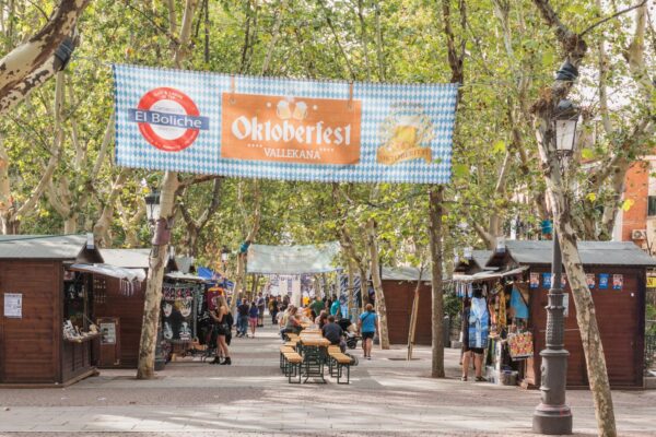 Germania, dopo i cori razzisti l’Oktoberfest vuole vietare ‘L’amour toujours’