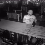 Regno Unito, beve prosecco e mangia durante rapina in un pub