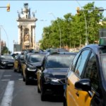 Barcellona, centinaia di taxi in coda: città bloccata