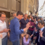 Ultima Generazione davanti alla sede di FdI, Donzelli: “Mai stato fascista”