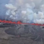 Islanda, le immagini aeree dell’eruzione del vulcano nella penisola di Reykjanes