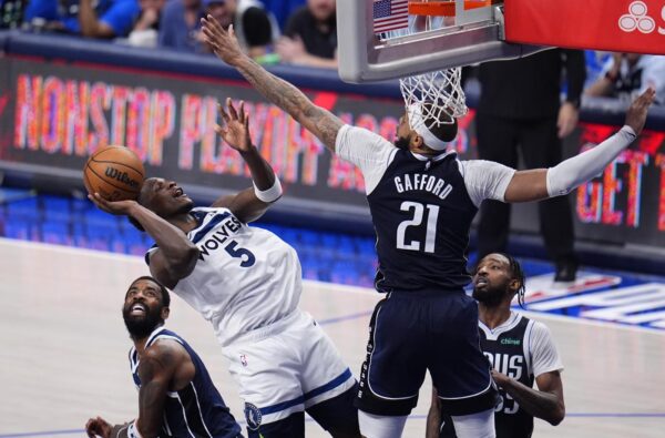 Playoff Nba, Minnesota vince a Dallas e riapre la serie