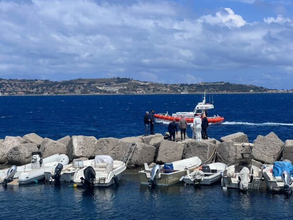 Reggio Calabria, neonato morto: fermata la mamma della 13enne che lo ha partorito