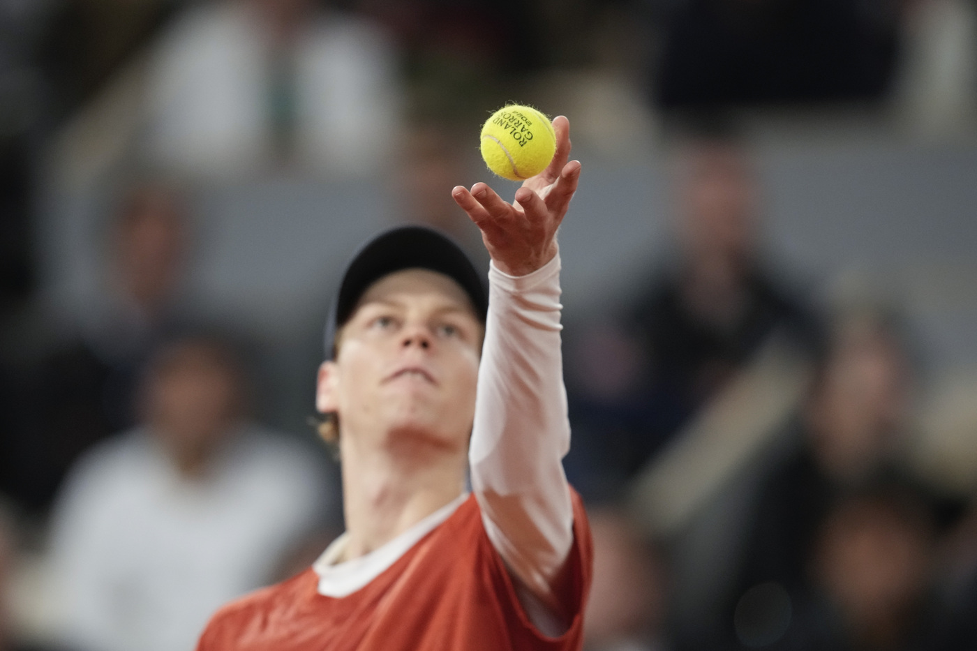 Sinner agli ottavi del Roland Garros, Kotov battuto in tre set
