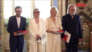 Gli ABBA ricevono un prestigioso cavalierato svedese per la loro carriera
