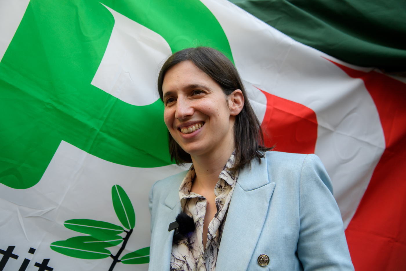 Schlein: “Francamente fatico a capire la lingua di Giorgia Meloni”