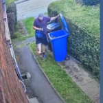 Gb, con un numero alla Maradona manda una lattina nel cestino dei rifiuti: il video diventa virale