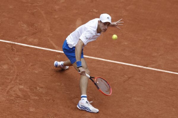 Roland Garros, Arnaldi out agli ottavi: azzurro ko con Tsitsipas