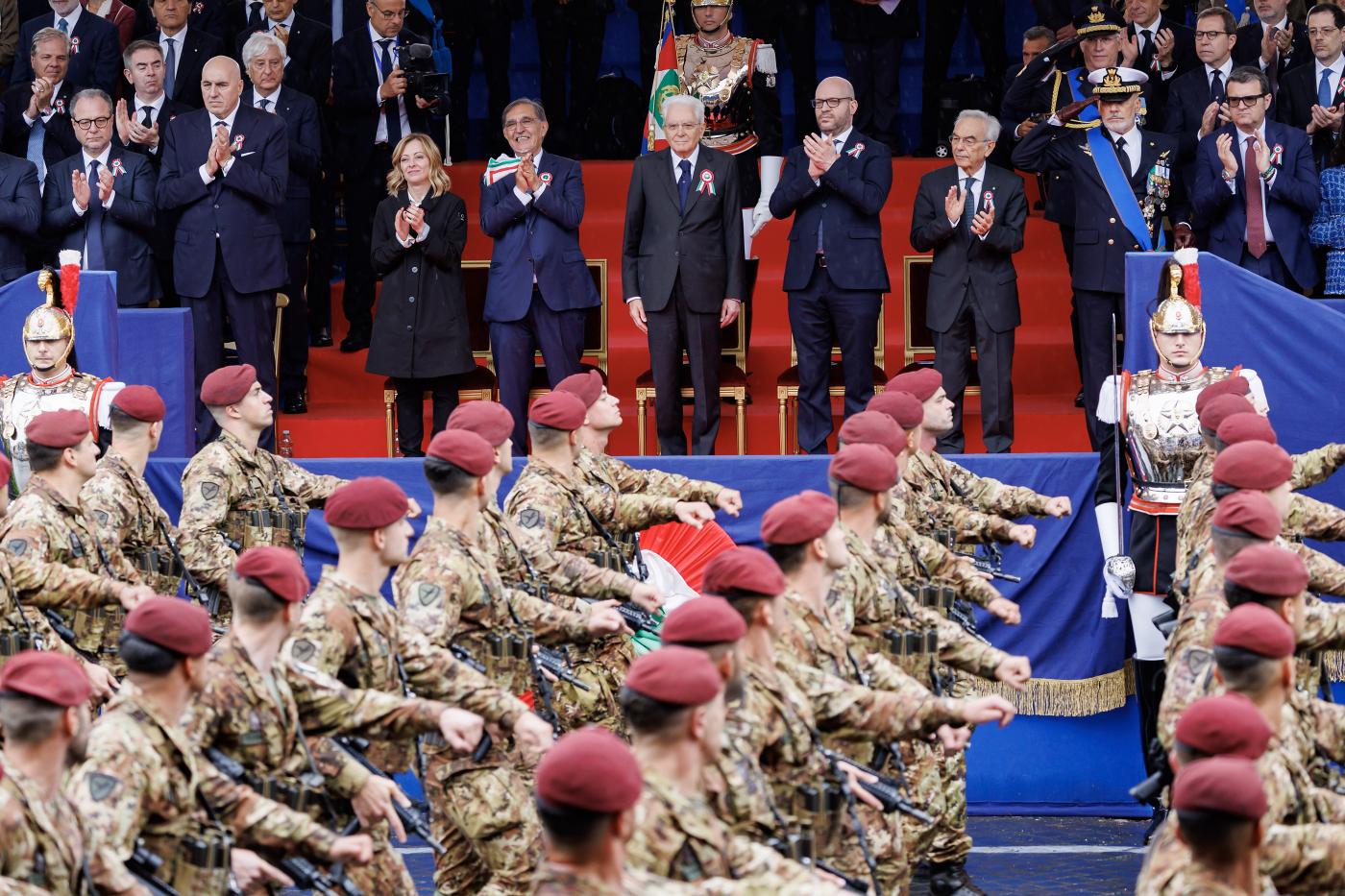 2 giugno, Mattarella depone corona d’alloro all’Altare della Patria
