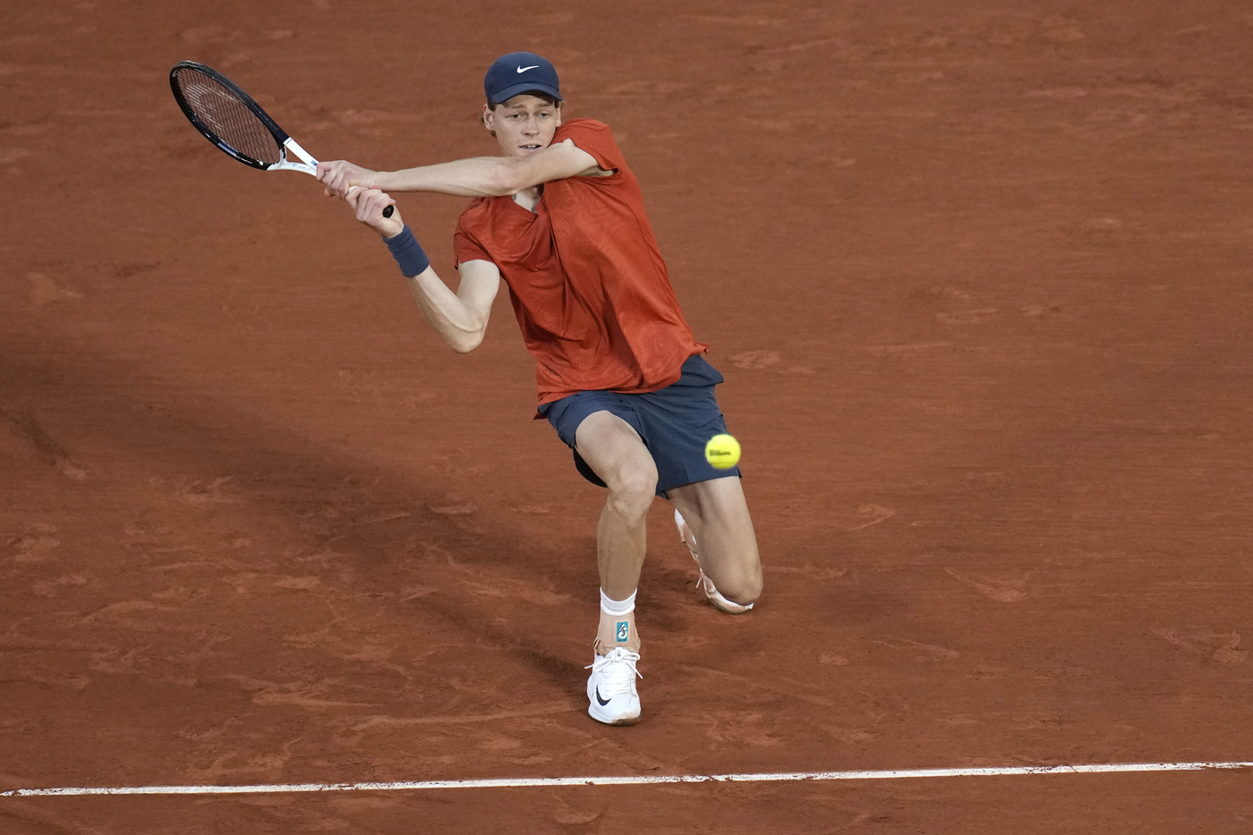 Roland Garros, Sinner vola ai quarti