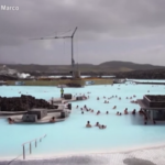 Islanda, la Laguna Blu riapre mentre il vulcano continua ad eruttare