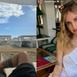 Fedez e Chiara Ferragni entrambi al mare a Forte dei Marmi. I fan: “Cena insieme?”
