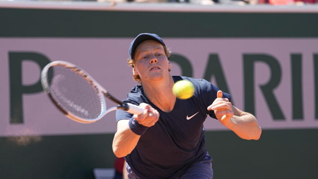 Galleria foto 'Jannik Sinner primo italiano a diventare numero 1 al mondo. Le sue foto più belle' - foto 14