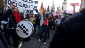 Buenos Aires, proteste femministe davanti al Congresso