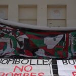 Barcellona, manifestanti pro Palestina protestano con le bolle di sapone