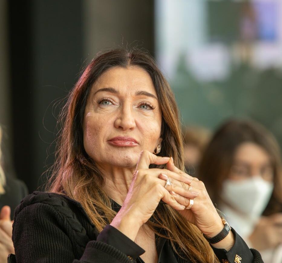 “Assumo solo donne over 40”, condannata la stilista Elisabetta Franchi “Assumo solo donne over 40”, condannata la stilista Elisabetta Franchi