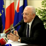Sanità, De Luca: “Da governo tante palle”
