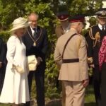 D-Day, l’arrivo di re Carlo e Camilla in Normandia per l’anniversario dello sbarco
