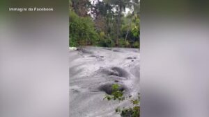 Filippine, erutta il vulcano Kanloan: fiumi di “lava fredda” inondano un villaggio