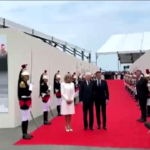 D-Day, Mattarella arrivato a Omaha Beach: accolto da Macron
