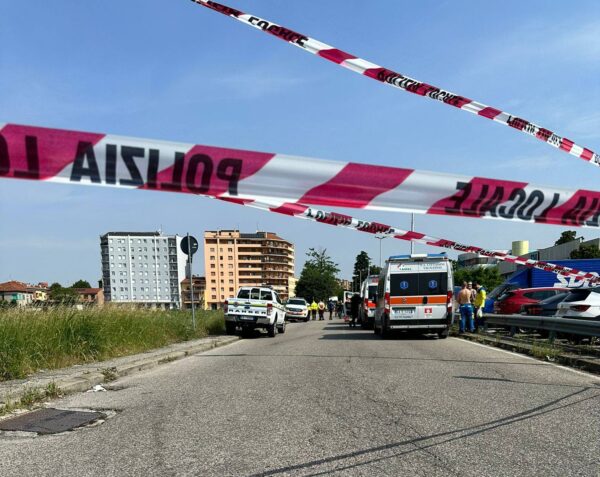 Milano, si rovescia bidoncino con sostanza chimica: 29 intossicati in deposito Sda