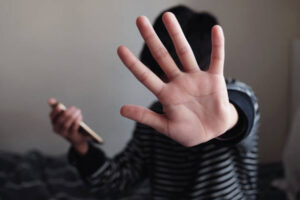 Trento, abusa delle figlie di 9 e 5 anni: arrestato