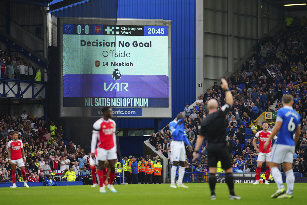 Premier League, club votano sì a utilizzo Var: “Ma va migliorato” Premier League, club votano sì a utilizzo Var: “Ma va migliorato”