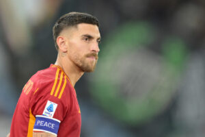 Roma, cadono accuse di stalking per Lorenzo Pellegrini: “Escort ha inventato tutto”
