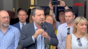 Ucraina, Salvini: “Macron criminale e instabile, vada lui in guerra”