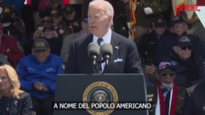 D-Day, Biden: “Impensabile inchinarsi ai dittatori, significherebbe dimenticare ciò che è accaduto qui”